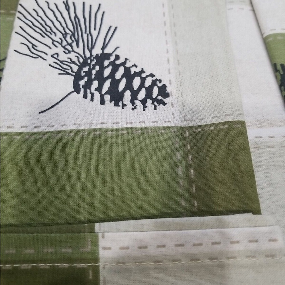 8 brand new offwhite/white & green plaid 100% cotton napkins black pinecone.